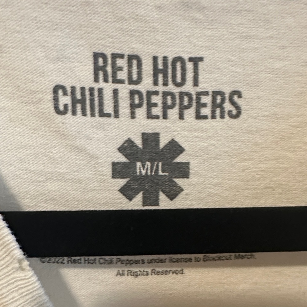 Red Hot chili peppers Graphic Tee - Picture 2 of 6